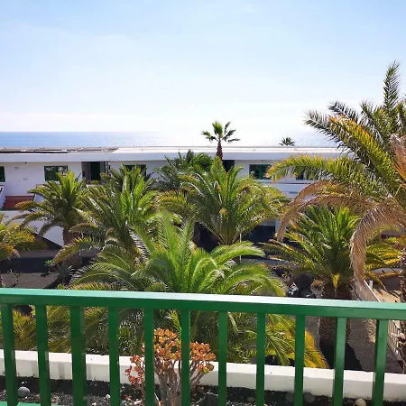 아파트 Beach Avenue Sea Views *